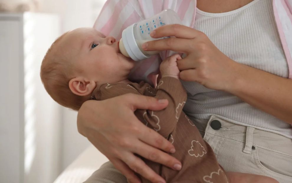 Τροφικές αλλεργίες σε βρέφη και παιδιά: Πώς θα τις προλάβουμε σύμφωνα με τον παιδίατρο