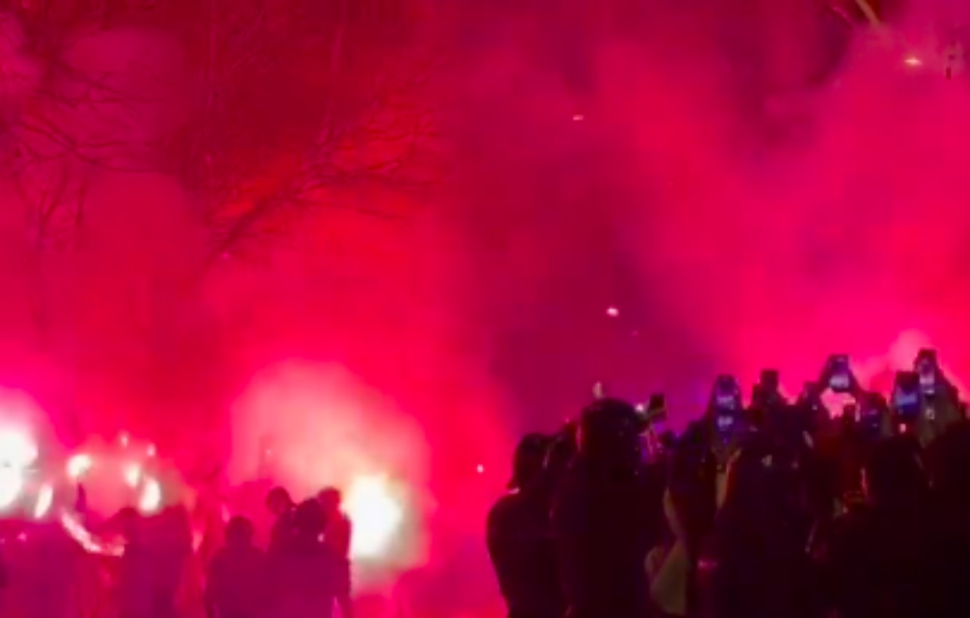 Μπαρτσελόνα &#8211; Ατλέτικο Μαδρίτης: Με σπασμένο τζάμι στο Καμπ Νου το πούλμαν των «ροχιμπλάνκος»