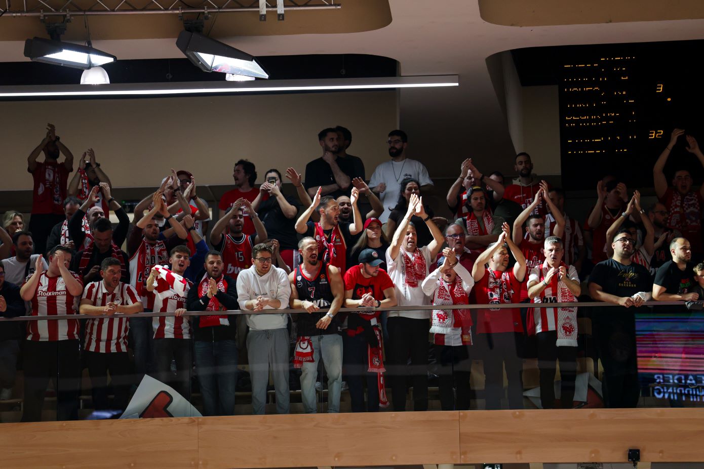 Ολυμπιακός: Η παρακάμερα του αγώνα με την Μονακό και το ευχαριστώ στους φιλάθλους