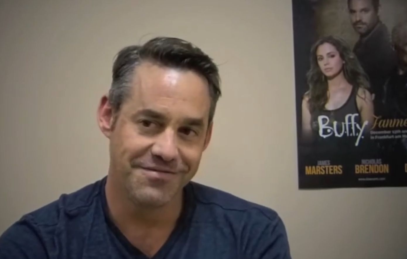 Πέθανε ο ηθοποιός του «Buffy the Vampire Slayer», Νίκολας Μπρέντον, σε ηλικία 54 ετών