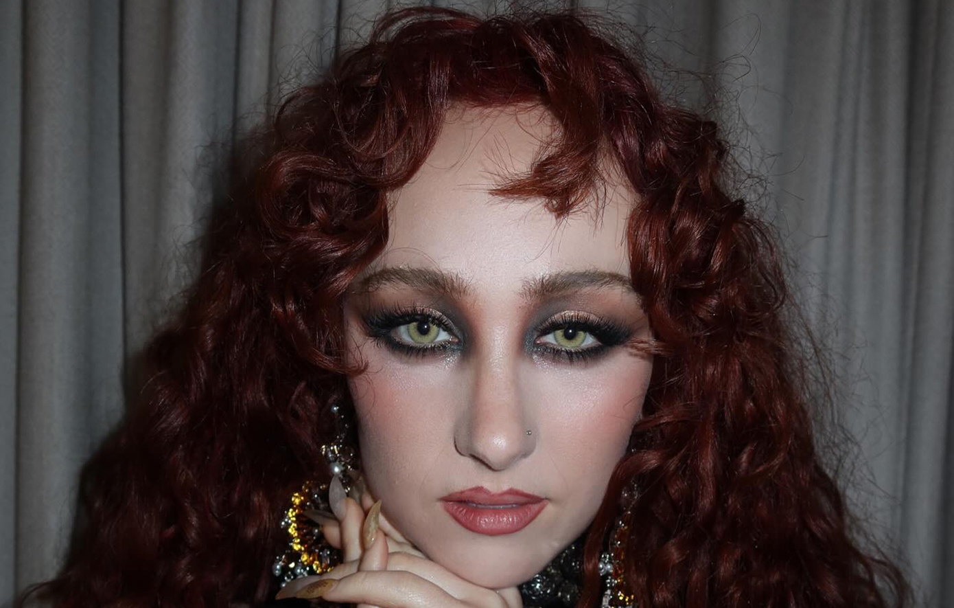 H Τσάπελ Ρόουν με διαφανές φόρεμα και μόνο ένα στρινγκ &#8211; Δείτε τις φωτογραφίες της στο Παρίσι