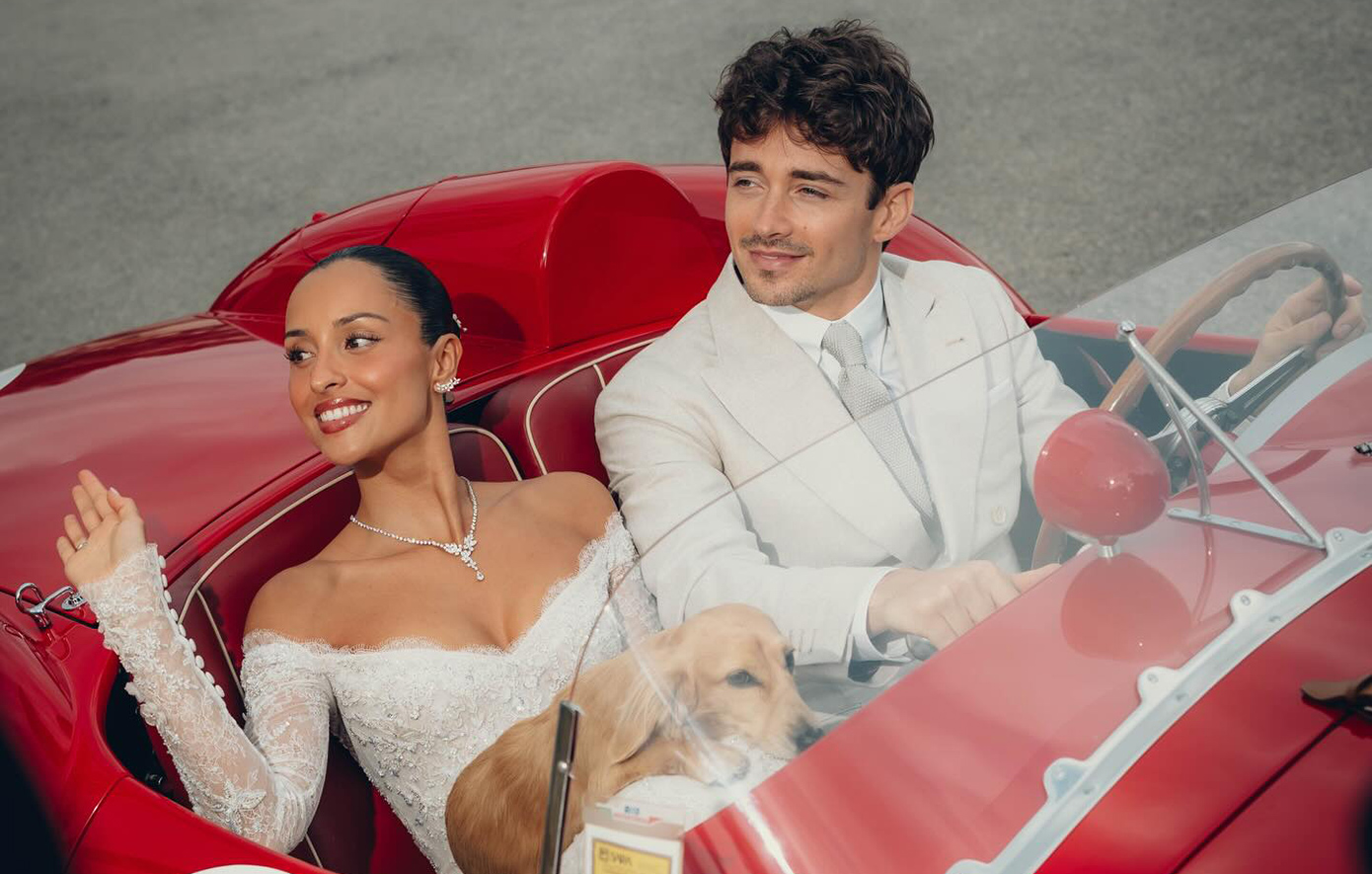 Ο λαμπερός γάμος του Σαρλ Λεκλέρ στο Μονακό &#8211; Η βόλτα με τη νύφη σε μια Ferrari Testa Rossa του 1957