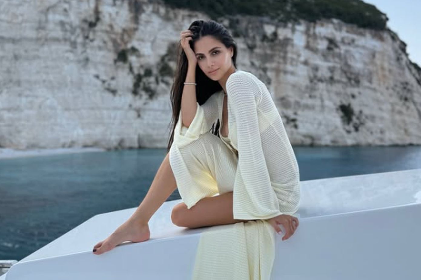 Η Αλεξάνδρα Νίκα επιλέγει το βερνίκι στην απόχρωση που κάνει το μανικιούρ να δείχνει πολυτελές