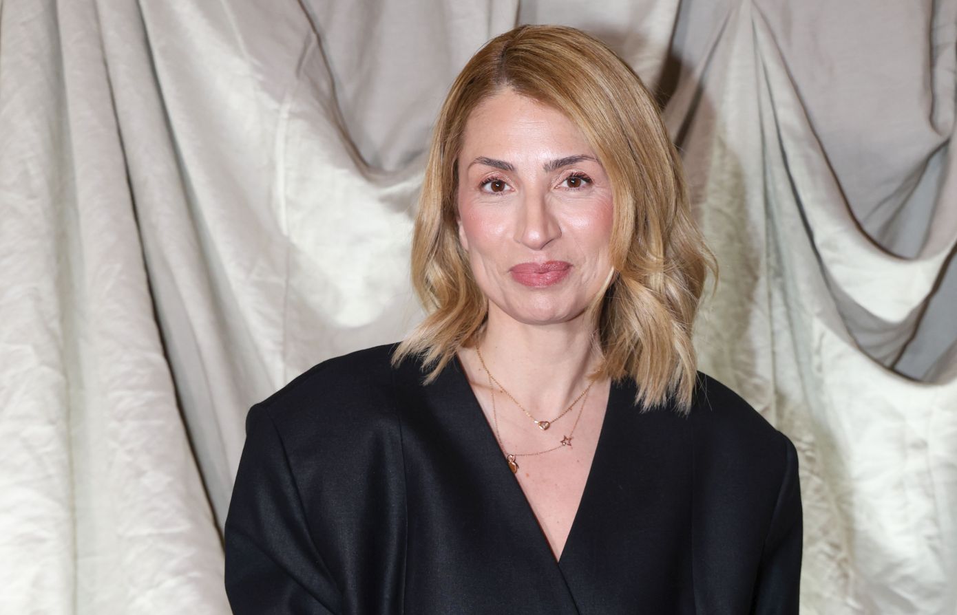 Η Μαρία Ηλιάκη διακόσμησε το σαλόνι της στην απόχρωση Cloud Dancer πολύ πριν η Pantone το ανακηρύξει ως χρώμα του 2026