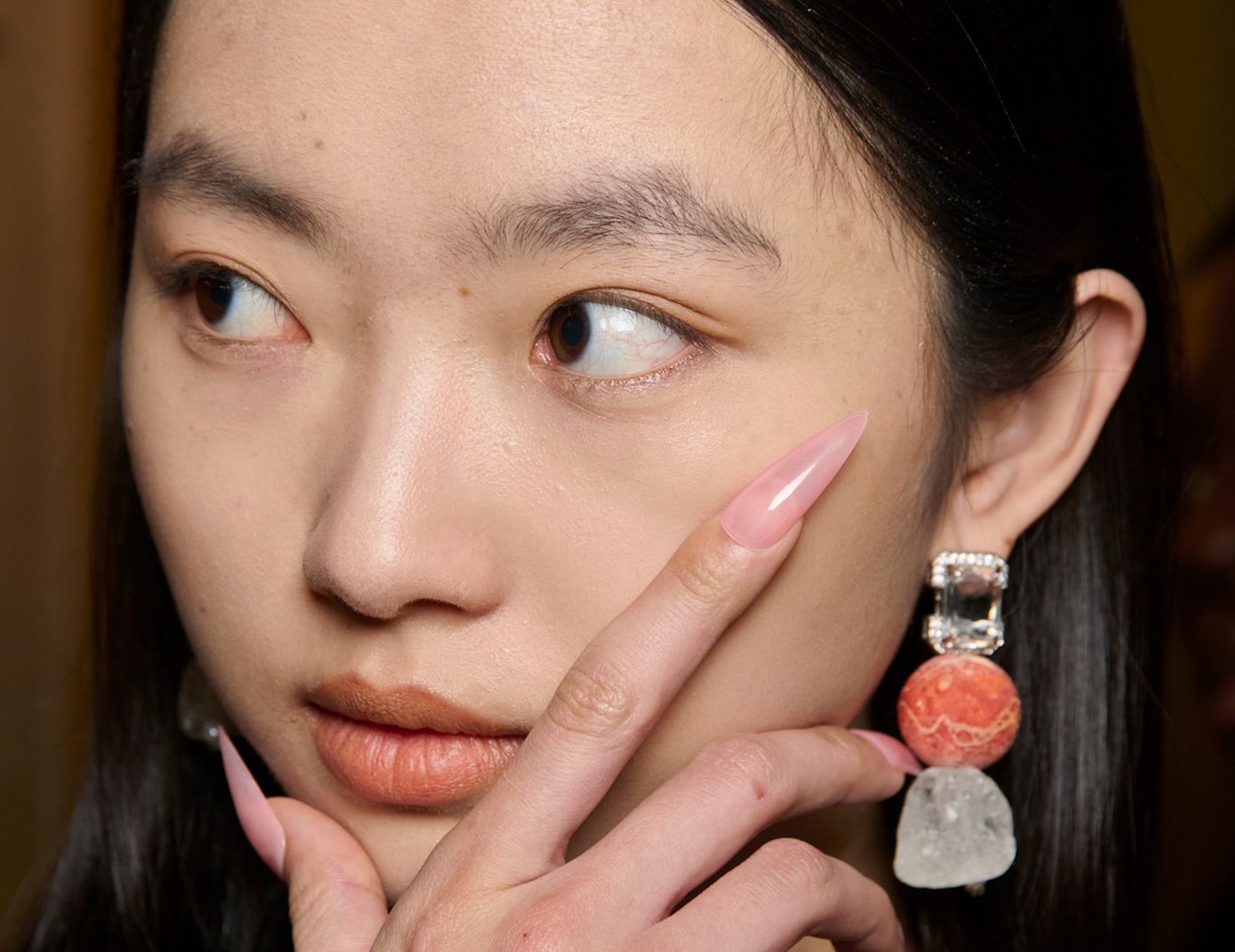 Babydoll nails: Το πιο θηλυκό μανικιούρ της σεζόν εμπνέεται από τα lingerie looks