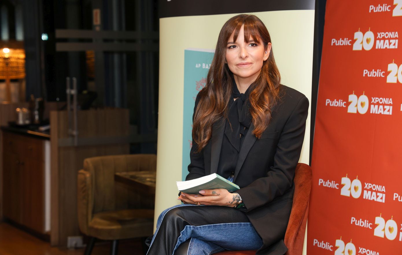 H Eριέττα Κούρκουλου-Λάτση φόρεσε  ένα ιδιαίτερο ντένιμ παντελόνι από ελληνικό brand με κόστος κάτω από 40 ευρώ και έγινε sold out