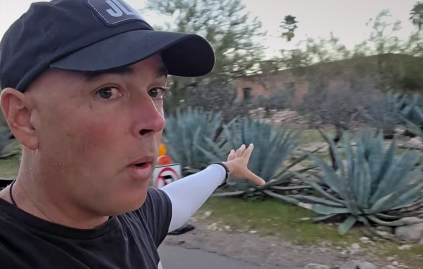 Οι YouTubers που βγάζουν χιλιάδες δολάρια παραμονεύοντας με μακάβριο τρόπο σε σκηνές εγκλήματος και διατυπώνοντας αβάσιμες θεωρίες