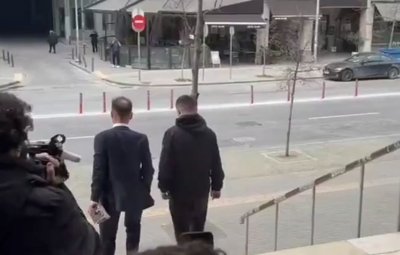 Ελεύθερος ο 19χρονος φίλος του 20χρονου Κλεομένη &#8211; Αντιμετωπίζει πλέον κακουργηματική δίωξη