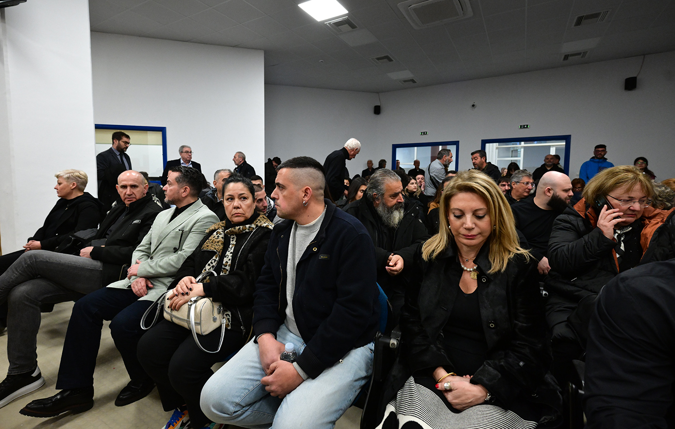 Καρυστιανού για τη δίκη στα Τέμπη: Απόλυτη ντροπή και απαξίωση η αίθουσα του δικαστηρίου – Είμαστε σαν σαρδέλες