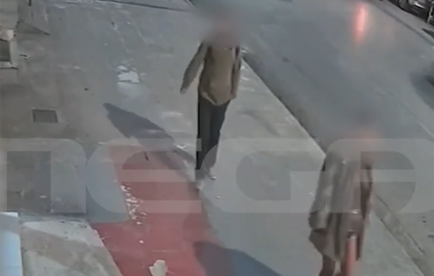 Βίντεο με τον «δράκο» του Πειραιά να παρακολουθεί γυναίκα &#8211; Τουλάχιστον 7 επιθέσεις σε 8 μήνες