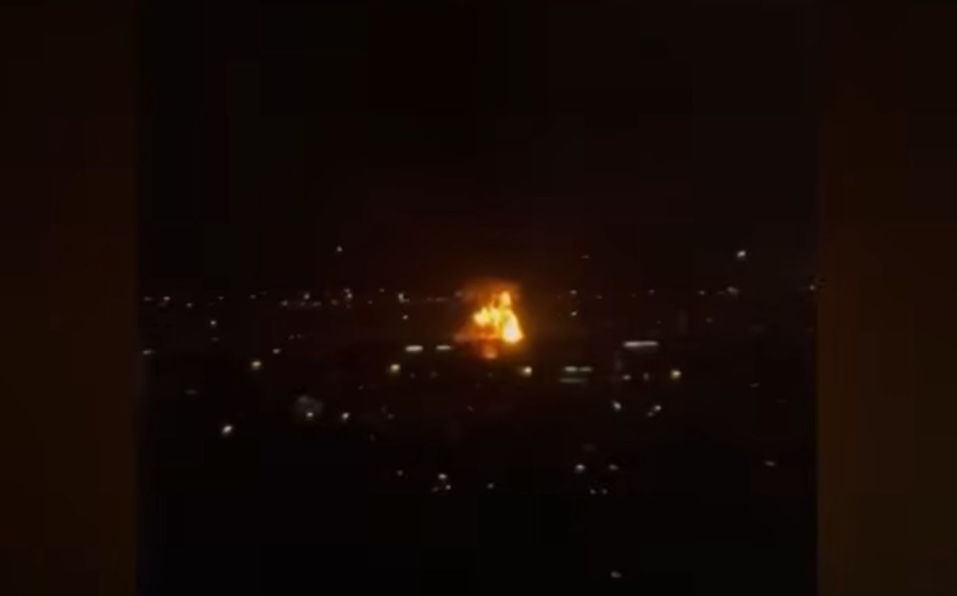 Αναστέλλονται οι πτήσεις στο αεροδρόμιο του Ντουμπάι έπειτα από επιδρομή μη επανδρωμένων εναέριων οχημάτων