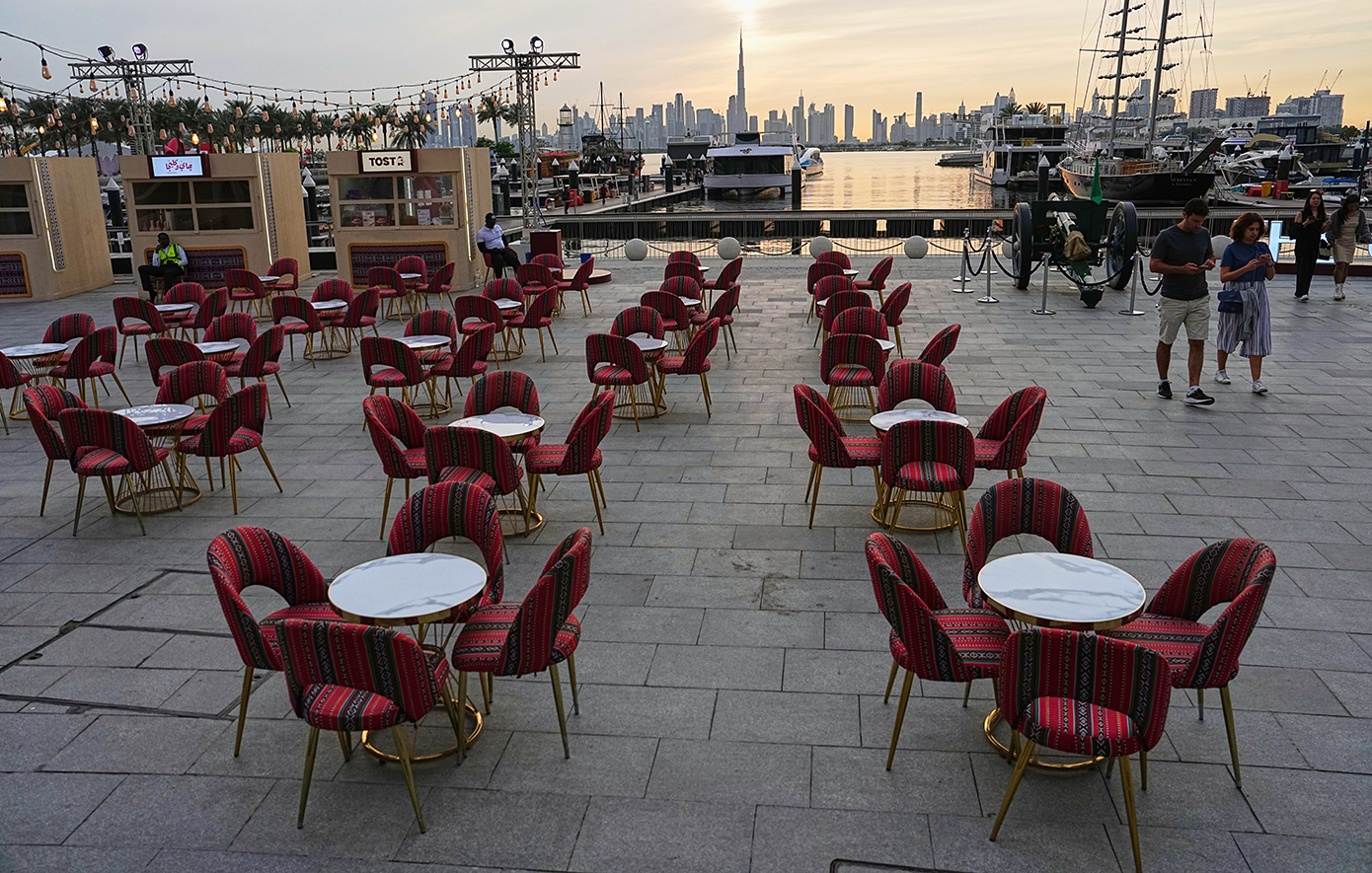 Απόγνωση στο Ντουμπάι: Εργαζόμενοι δανείζονται για να ζήσουν καθώς οι τουρίστες εξαφανίστηκαν