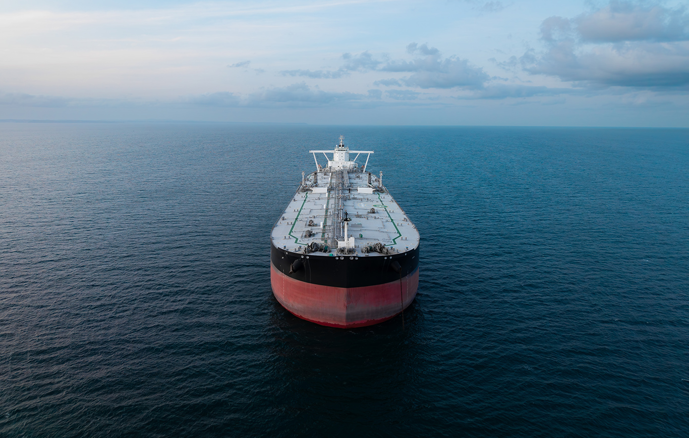 Σε «αδράνεια» η ναυσιπλοΐα στον Περσικό – Εκτίναξη ναύλων και ασφαλίστρων