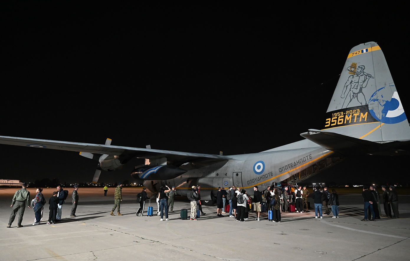 Συνεχίζεται ο επαναπατρισμός Ελλήνων από τη Μέση Ανατολή &#8211; Δύο πτήσεις αναμένονται σήμερα από το Ομάν