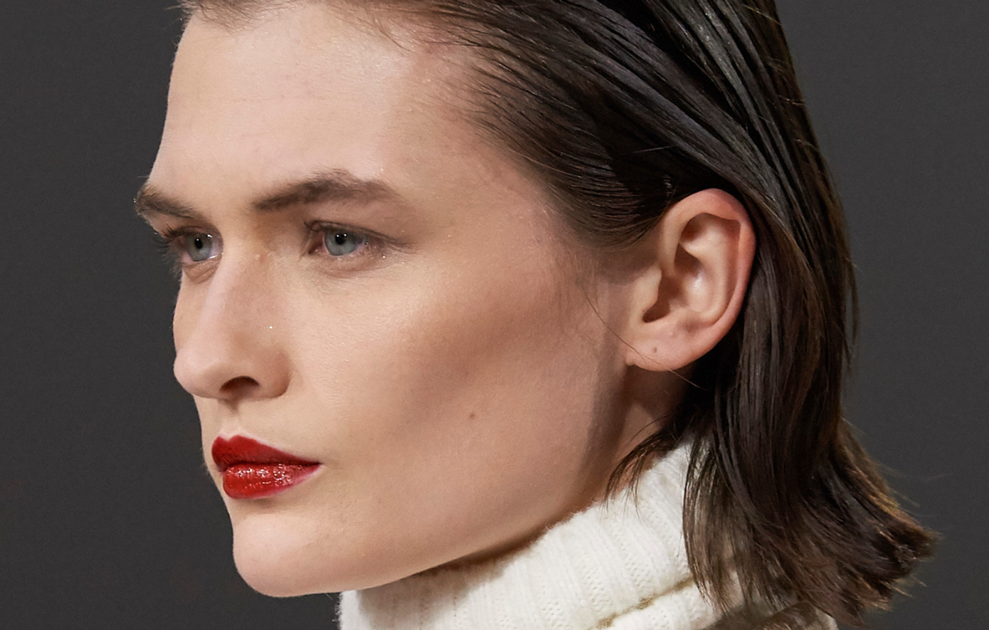 Σακούλες κάτω από τα μάτια: Τι να κάνετε τώρα (και τι να σταματήσετε άμεσα)