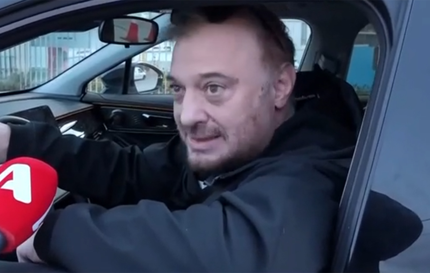 Ο Χρήστος Φερεντίνος απαντά στα αρνητικά σχόλια για το «ερωτικό» σκετσάκι με την Κατερίνα Καραβάτου