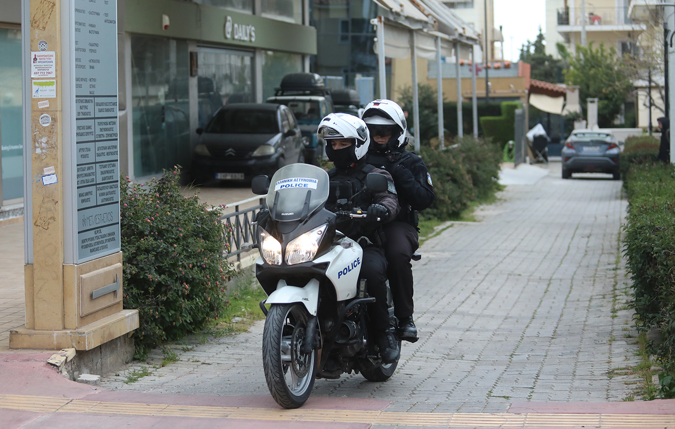 Αστυνομική επιχείρηση σε αποθήκη γνωστής γκαλερί του Κολωνακίου - Τι βρήκαν οι Αρχές