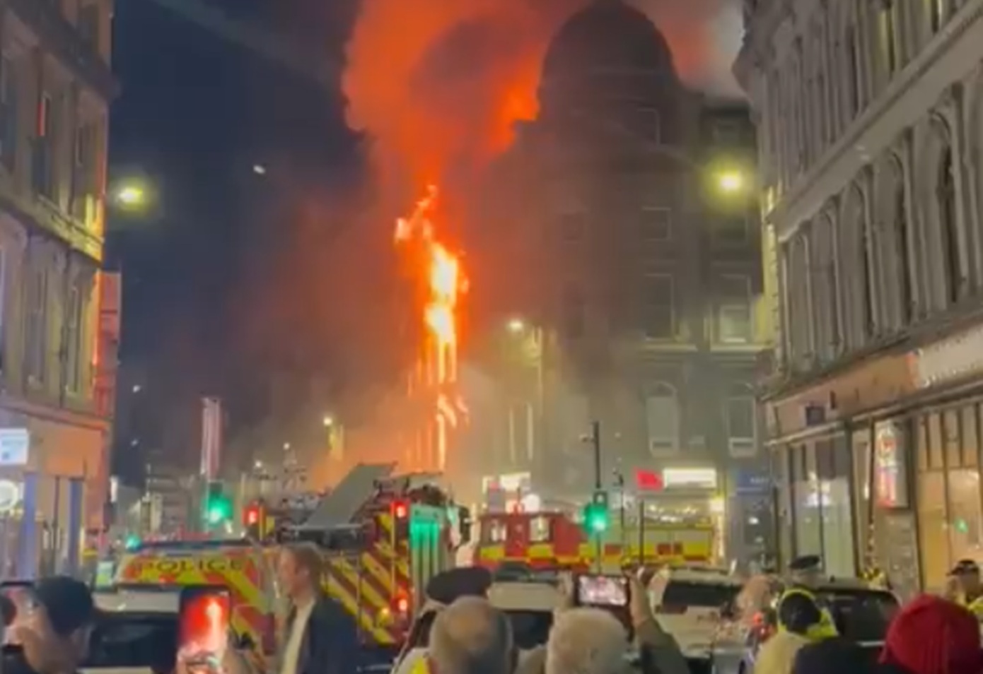 Μεγάλη πυρκαγιά σε κατάστημα στo κέντρο της Γλασκώβης &#8211; Δείτε βίντεο