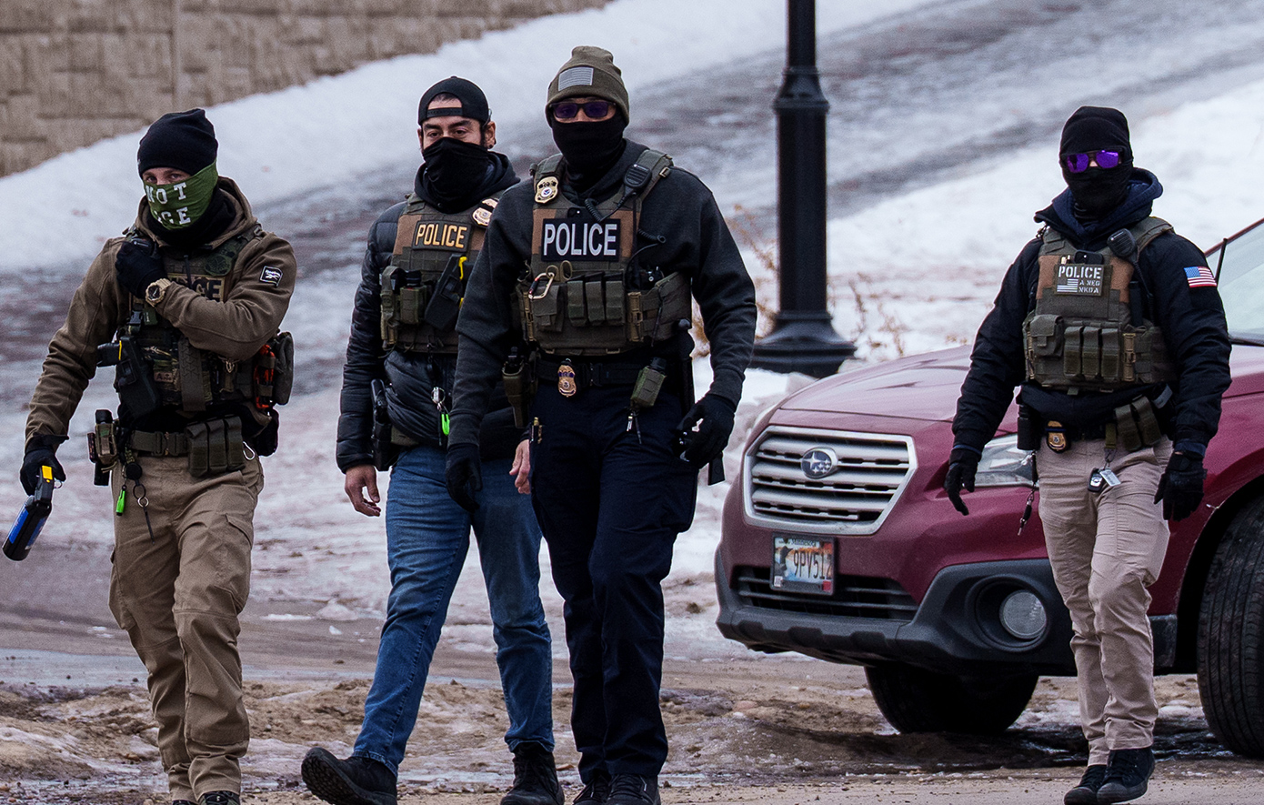 Ο Ντόναλντ Τραμπ έκανε πράξη την απειλή του &#8211; Πράκτορες της ICE «πλημμύρισαν» τα αεροδρόμια