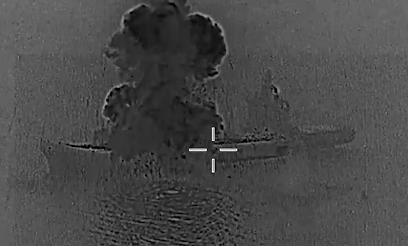 Οι ΗΠΑ χτύπησαν Ιρανικό πλοίο μεταφοράς drones &#8211; Τυλίχθηκε στις φλόγες