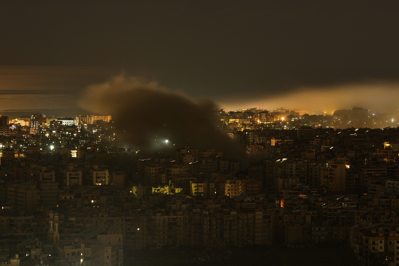 Πλήγματα σε κρίσιμες ενεργειακές δομές στο Ιράν – Σκληρή απάντηση προαναγγέλλουν οι Φρουροί της Επανάστασης