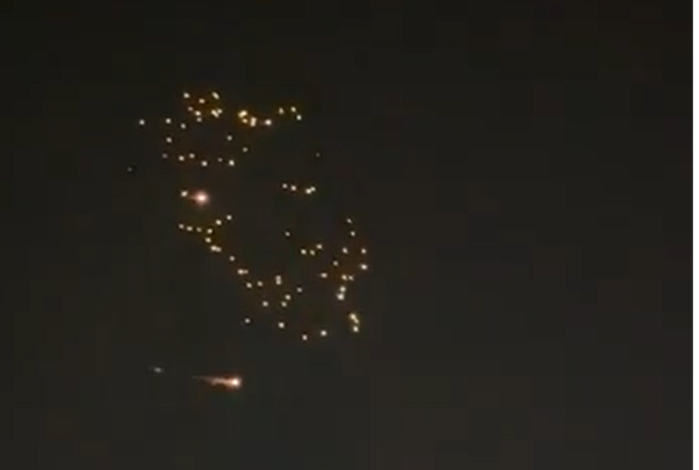 Νέα επίθεση του Ιράν στο Ισραήλ – Οι IDF εξέδωσαν ανακοίνωση για εκκένωση στον Λίβανο – Εκρήξεις στον ουρανό του Ντουμπάι