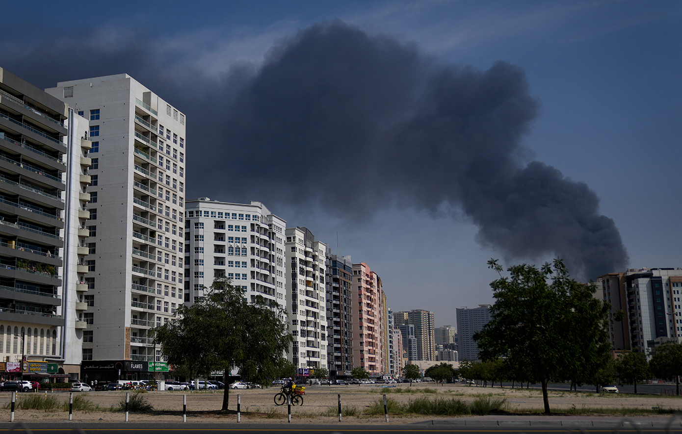 Καζάνι που βράζει η Μέση Ανατολή – ΗΠΑ και Ισραήλ σφυροκοπούν το Ιράν