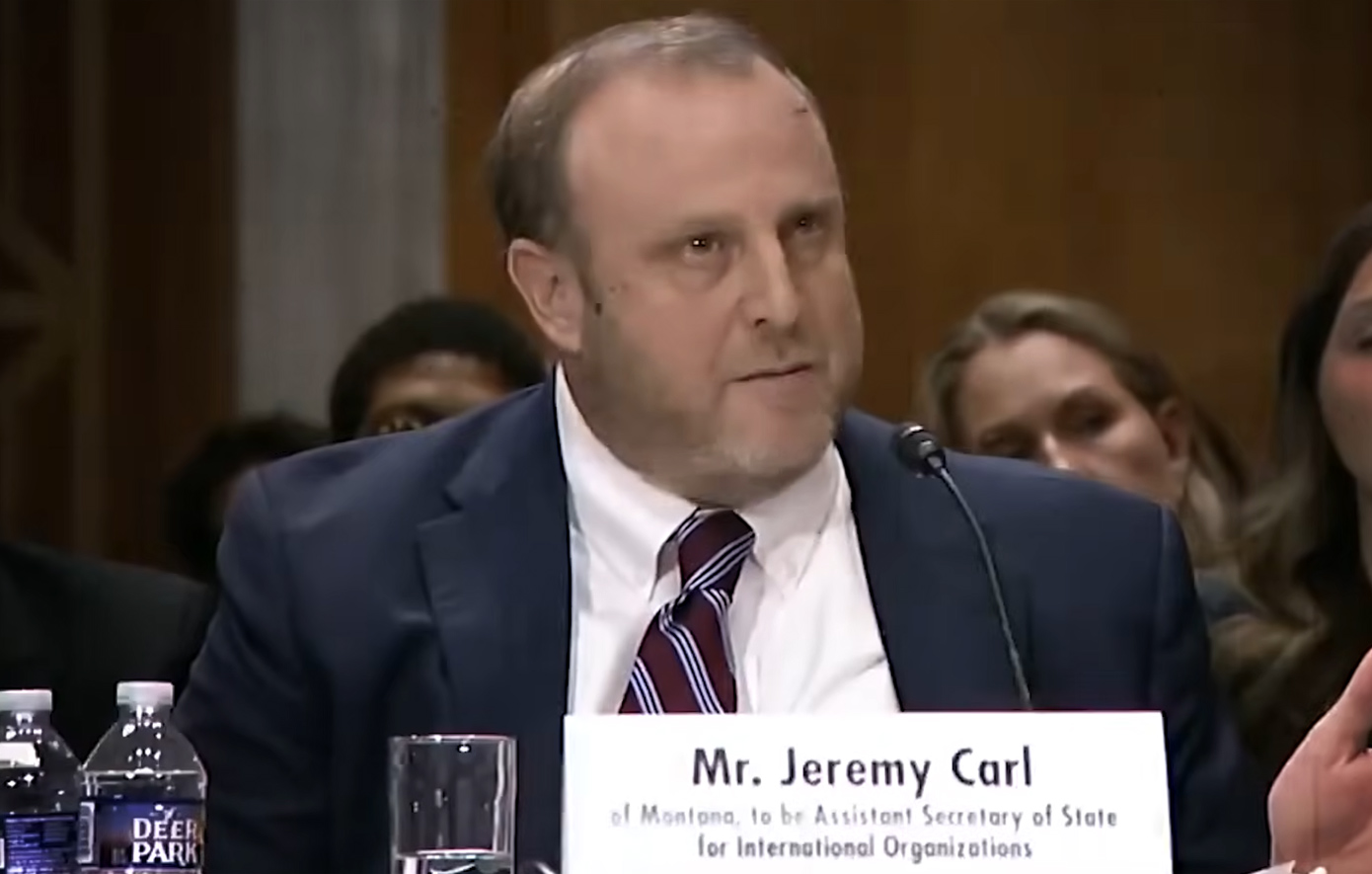 Απέσυρε την υποψηφιότητά του συνεργάτης του Ντόναλντ Τραμπ έπειτα από αντιδράσεις για σχόλιά του περί Εβραίων