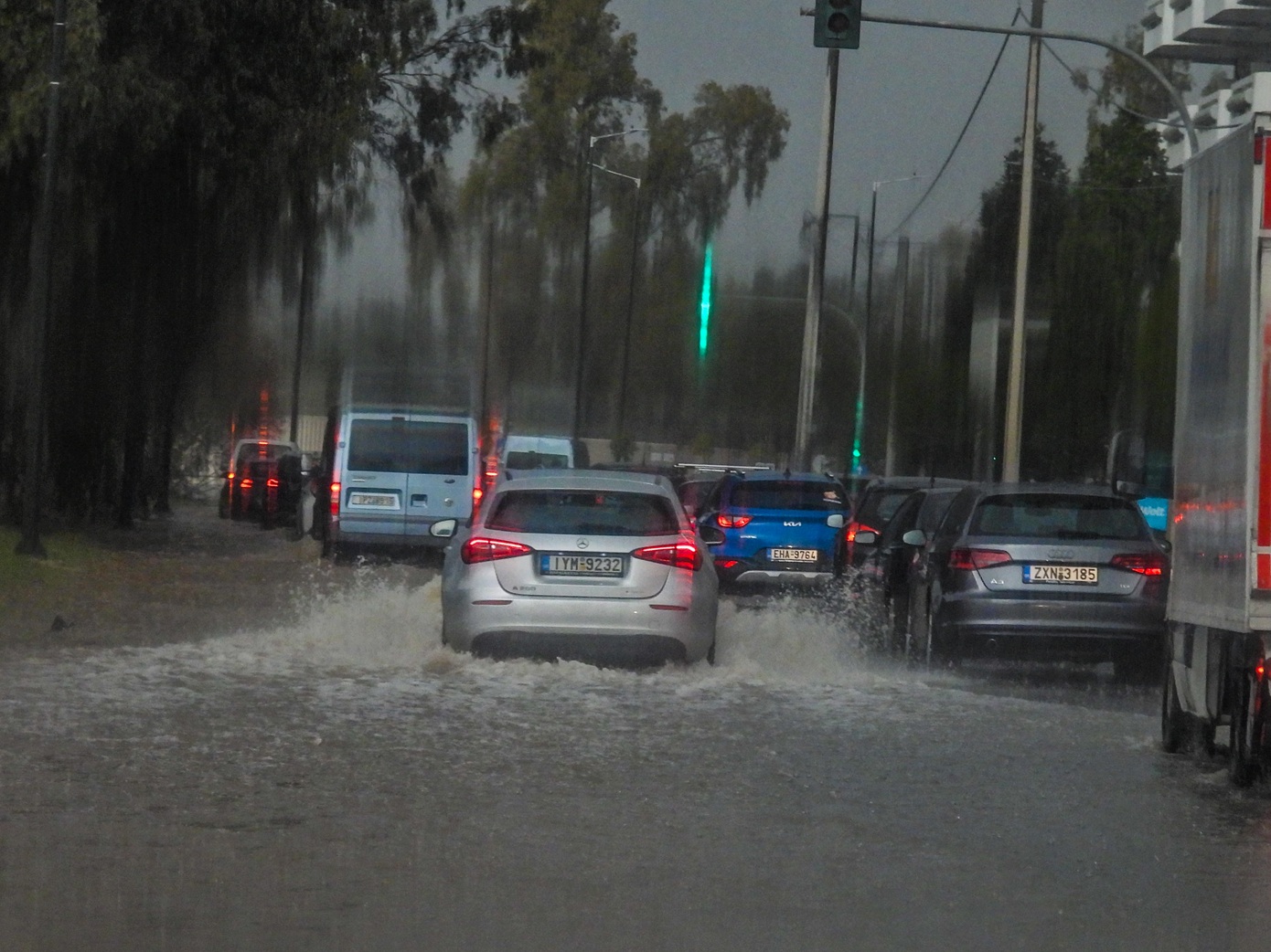 Προ των πυλών η κακοκαιρία Erminio: Καταιγίδες, θυελλώδεις άνεμοι και κίνδυνος πλημμυρών – Τι λένε οι μετεωρολόγοι