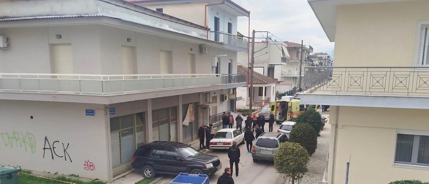 Καρδίτσα: Μαχαιρωμένος εντοπίστηκε 51χρονος τραγουδιστής στο σπίτι του