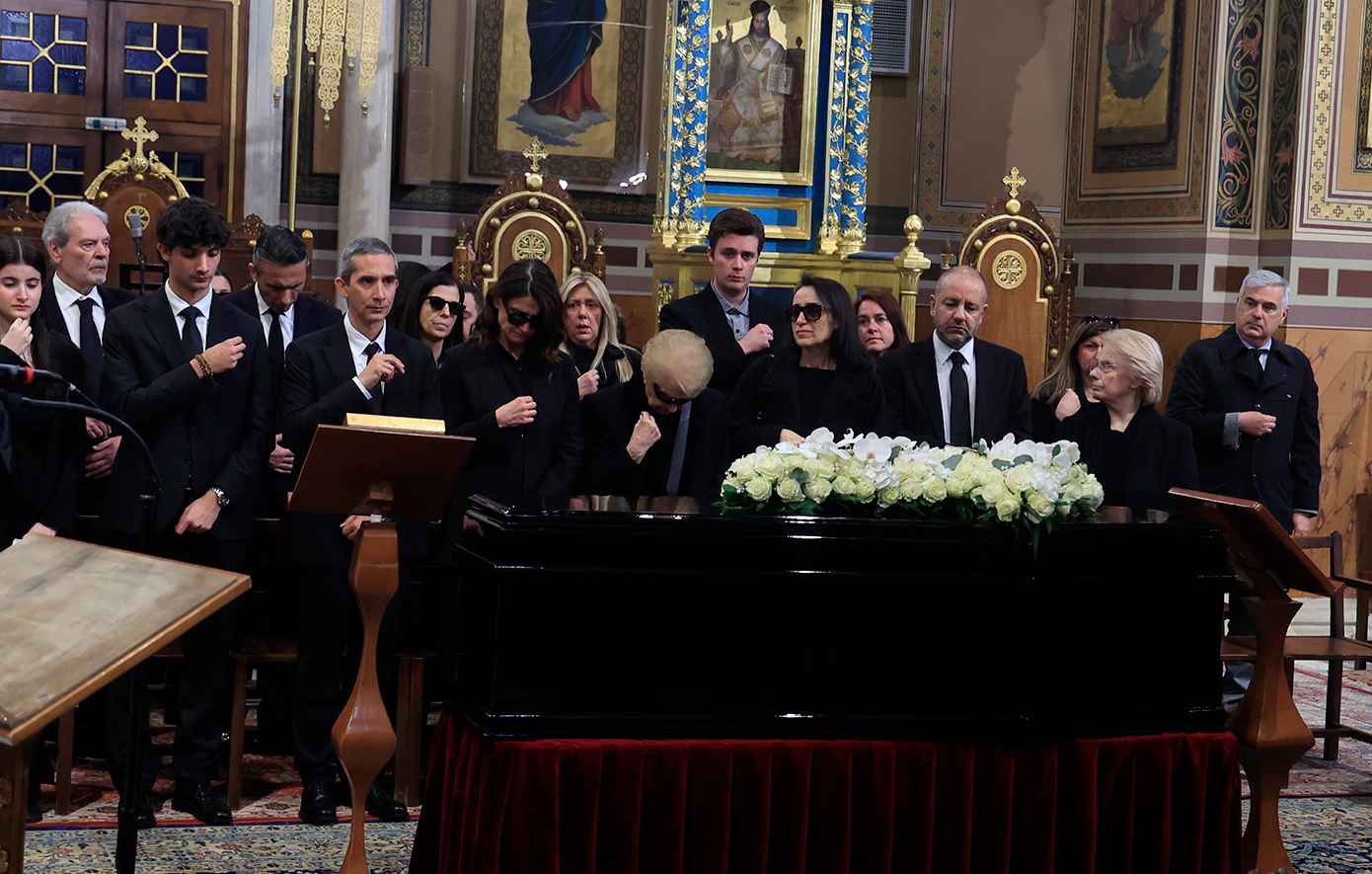 Μαρινέλλα &#8211; Το τελευταίο αντίο: Live εικόνα απο τη Μητρόπολη