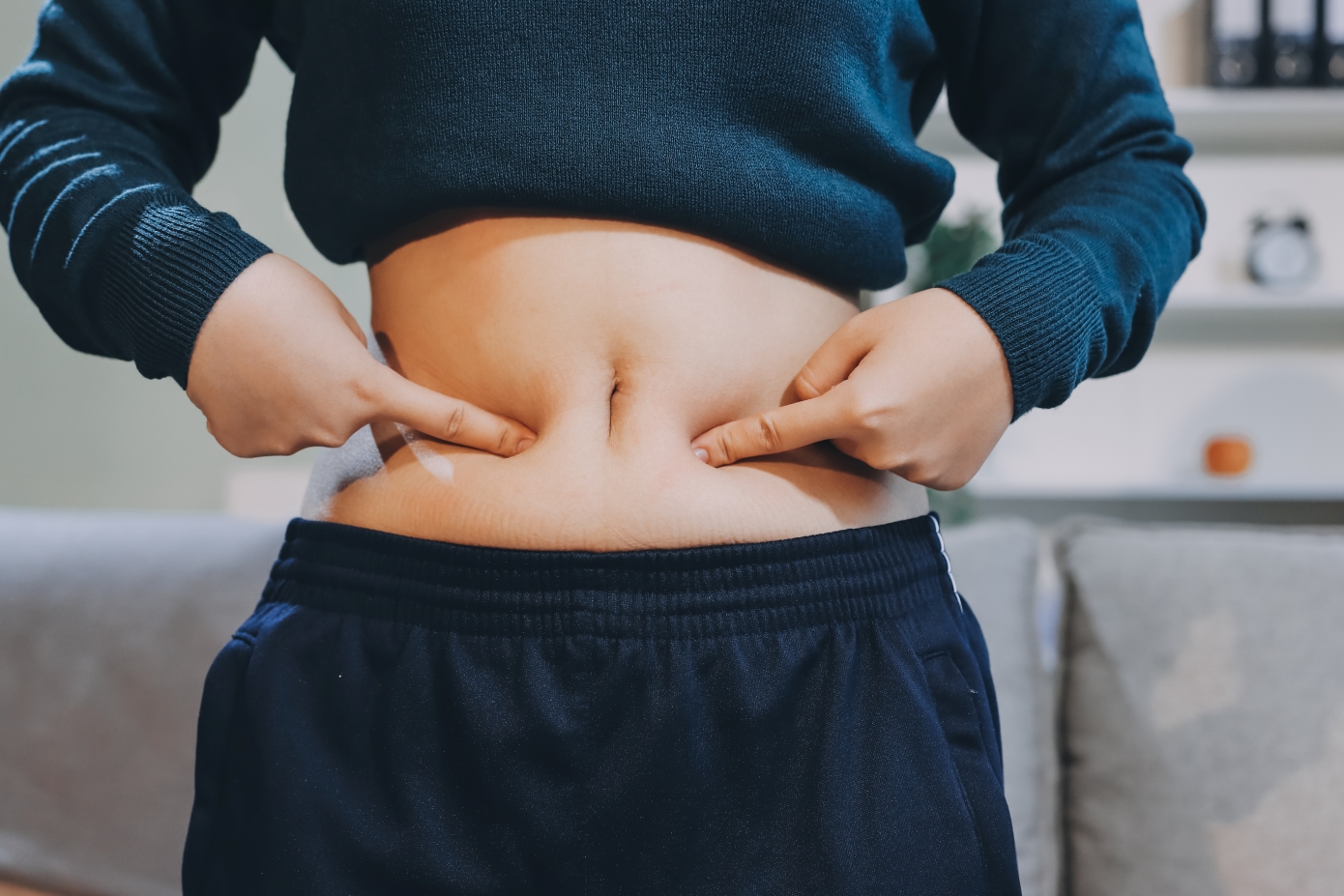 Πώς να χάσετε το επίμονο λίπος στην κοιλιά μετά τα 40 χωρίς ακραίες δίαιτες