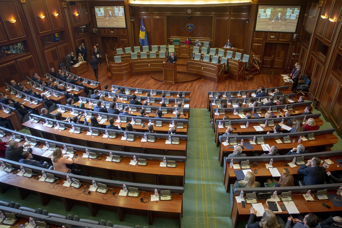 Το Συνταγματικό Δικαστήριο μπλοκάρει προσωρινά το διάταγμα Οσμάνι για διάλυση Βουλής στο Κόσοβο