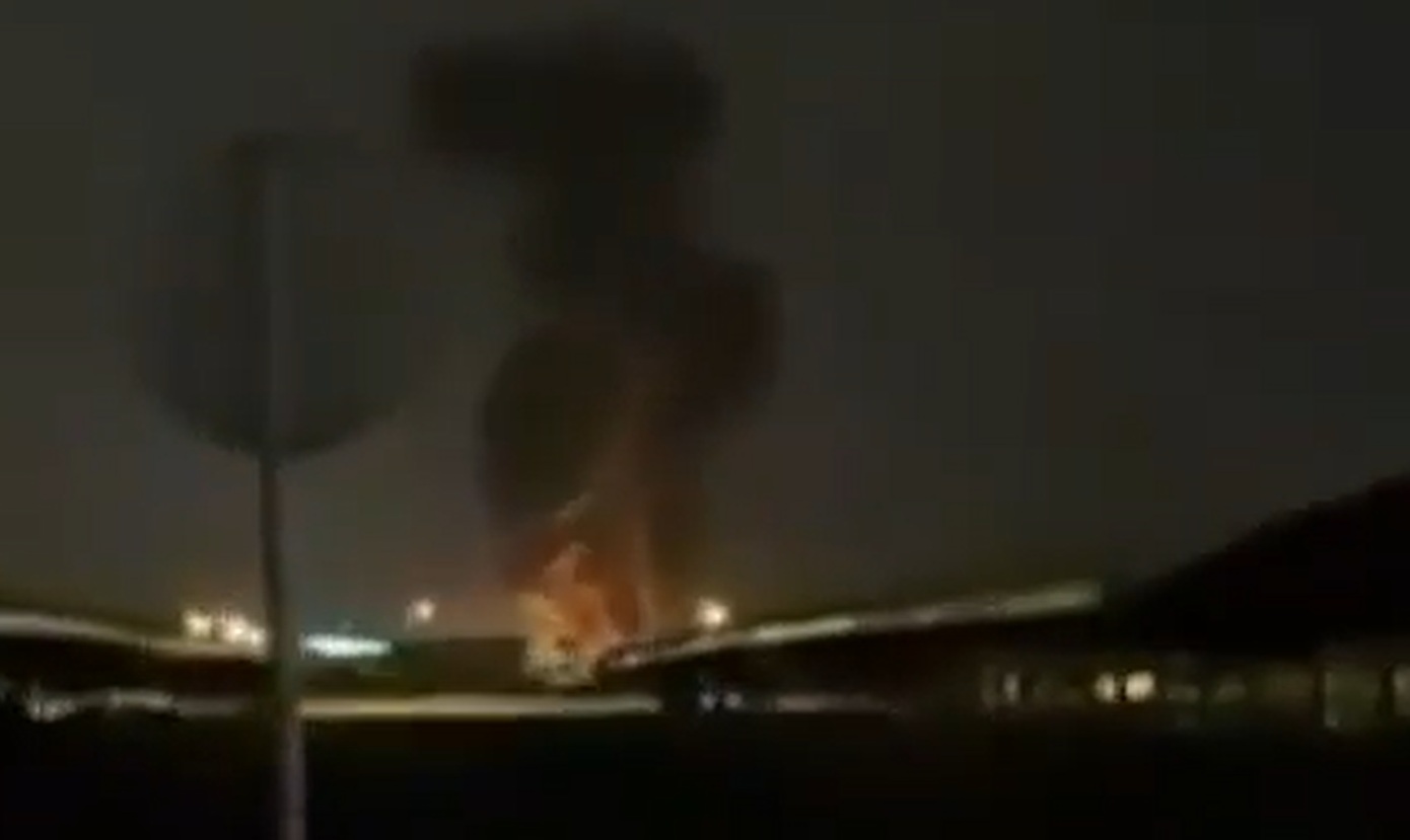Drones έπληξαν δεξαμενή καυσίμων στο αεροδρόμιο του Κουβέιτ – Προκλήθηκε φωτιά