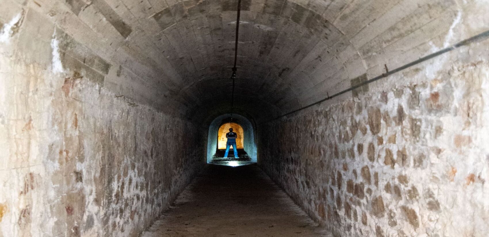 Κωνσταντίνος Κυρίμης (συγγραφέας-ερευνητής): Αν γινόταν αεροπορική επίθεση στην Αθήνα θα έμενα σπίτι μου, δεν θα πήγαινα σε καταφύγιο