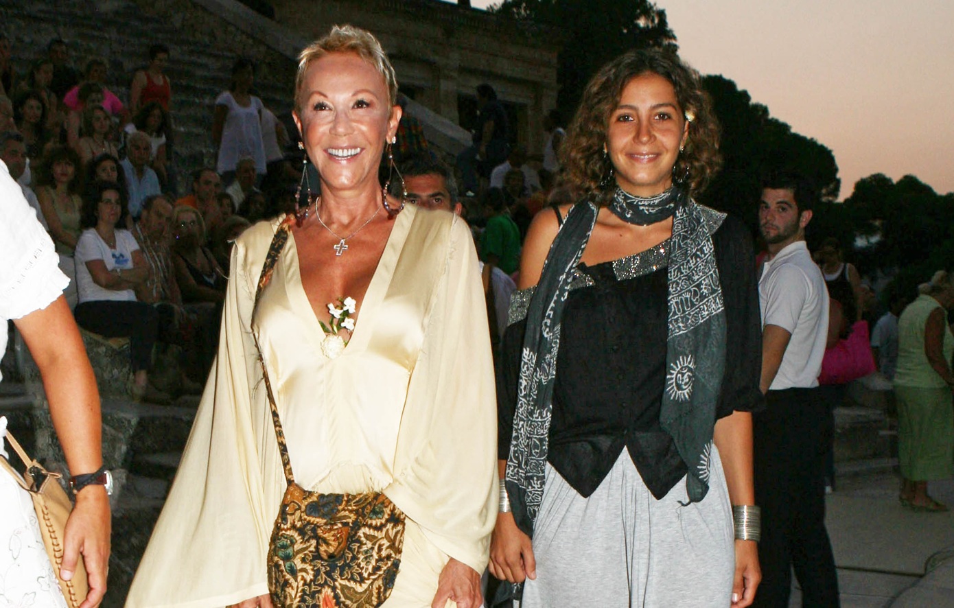 Η εξομολόγηση της Μαρίας Ελένης Λυκουρέζου για τη Ζωή Λάσκαρη: «Θα μου άρεσε να γίνει ταινία η ζωή της μητέρας μου»