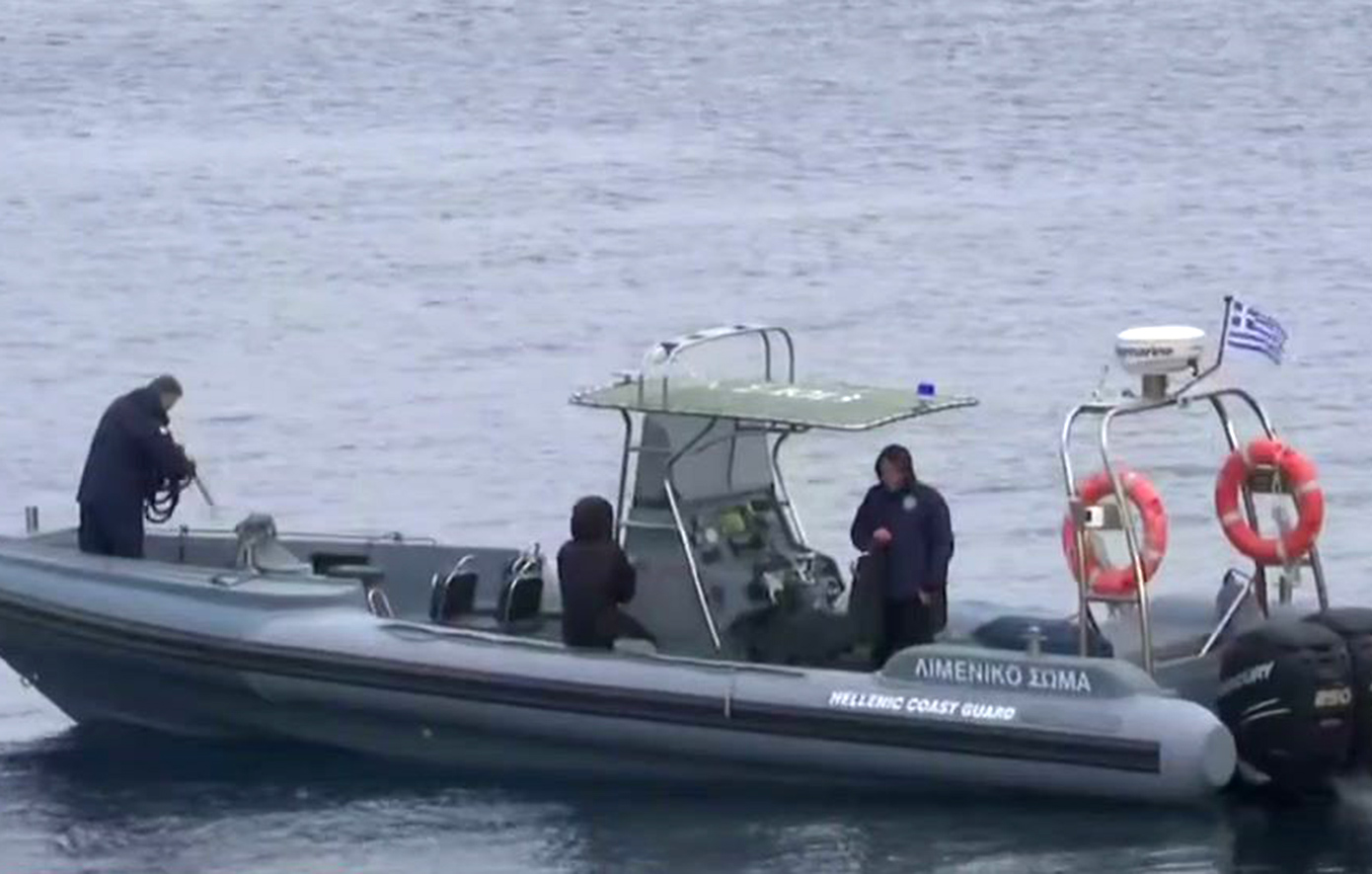 «Σβήνουν» οι ελπίδες για τον 34χρονο δύτη που παρασύρθηκε στο «πηγάδι του Διαβόλου» στα Λιμανάκια της Βουλιαγμένης