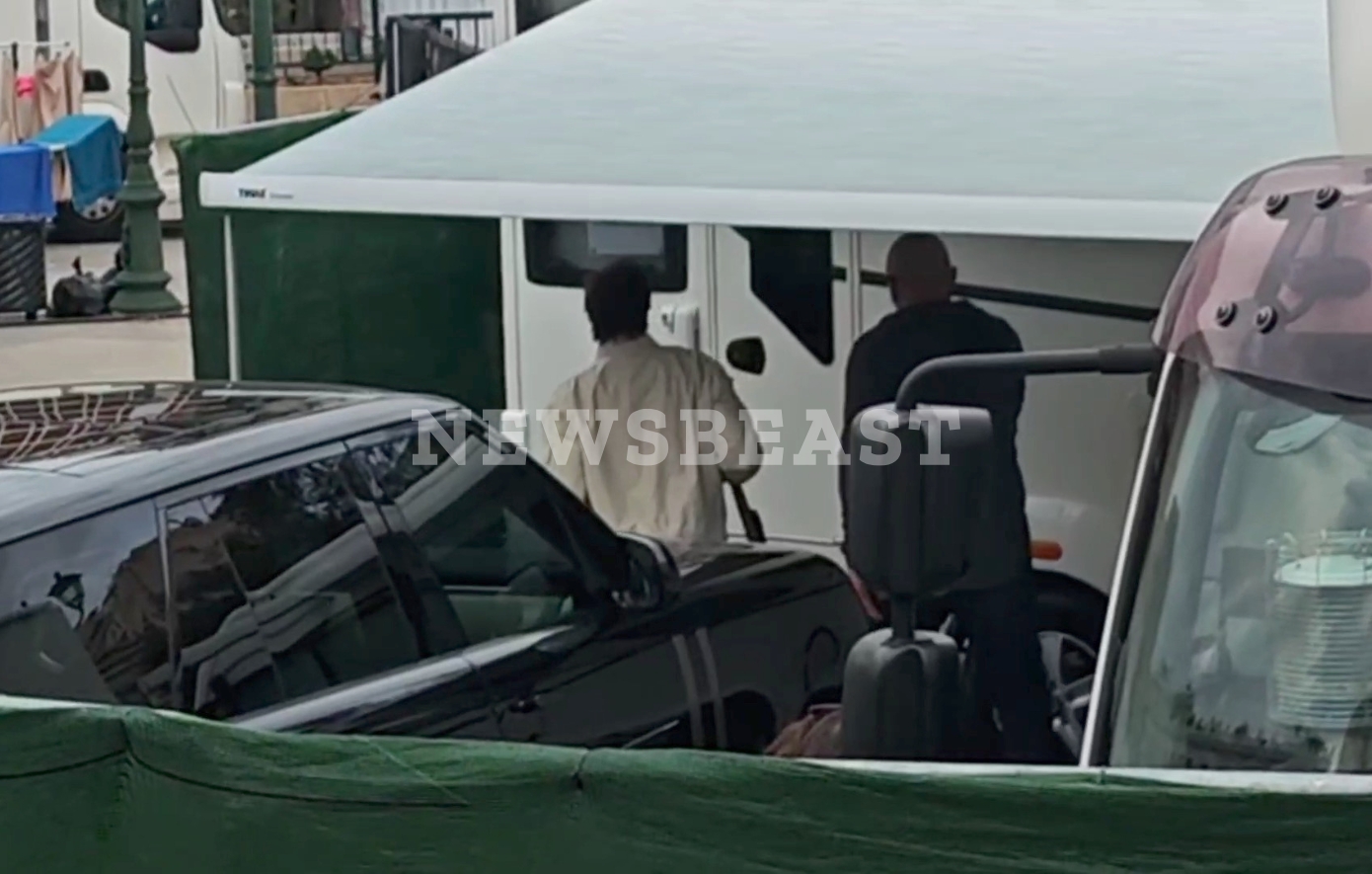 Μπραντ Πιτ: Δείτε το βίντεο από την άφιξή του στην πλατεία Κοτζιά – Στο καμαρίνι του ο σταρ του Χόλιγουντ