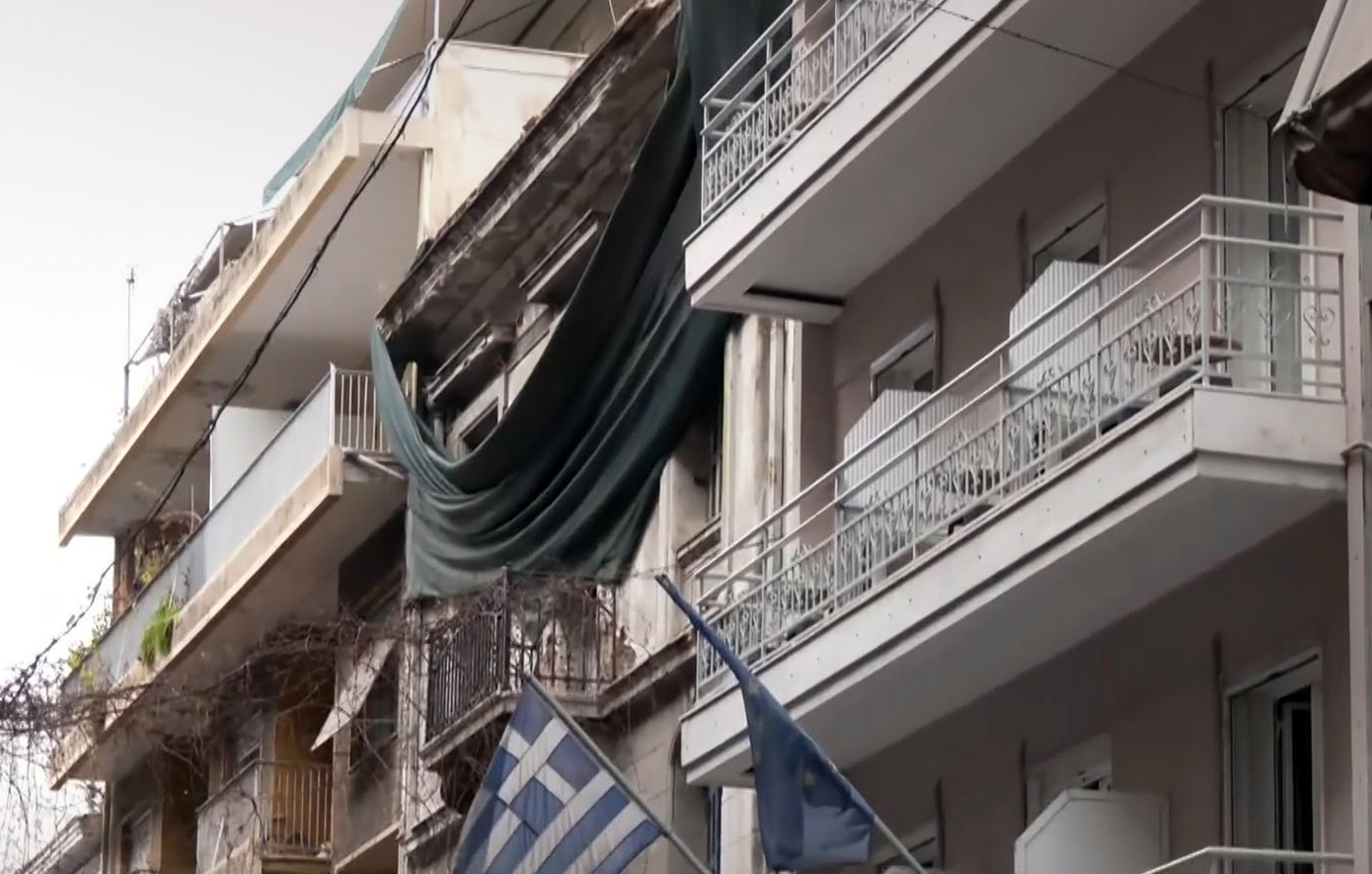 Θρίλερ με τον θάνατο 15χρονου μαθητή που έπεσε από μπαλκόνι ξενοδοχείου στα Εξάρχεια &#8211; Οι φίλοι του τον είδαν να πέφτει στο κενό