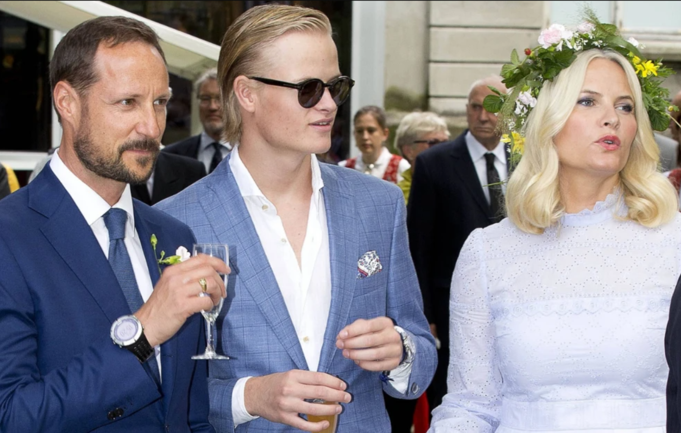 Σοκ στη Νορβηγία: Ο γιος της πριγκίπισσας Μέττε Μάριτ αντιμέτωπος με πολυετή κάθειρξη – Η πρόταση του εισαγγελέα