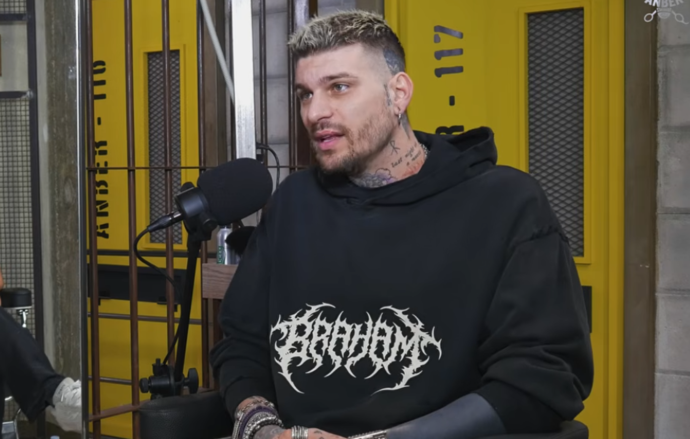 Στηβ Μιλάτος: «Το parade είναι για να δείξουμε το πόσο gay είμαστε; &#8211; Να κάνω μια αντρική παρέλαση με τα τέτοια μου έξω»