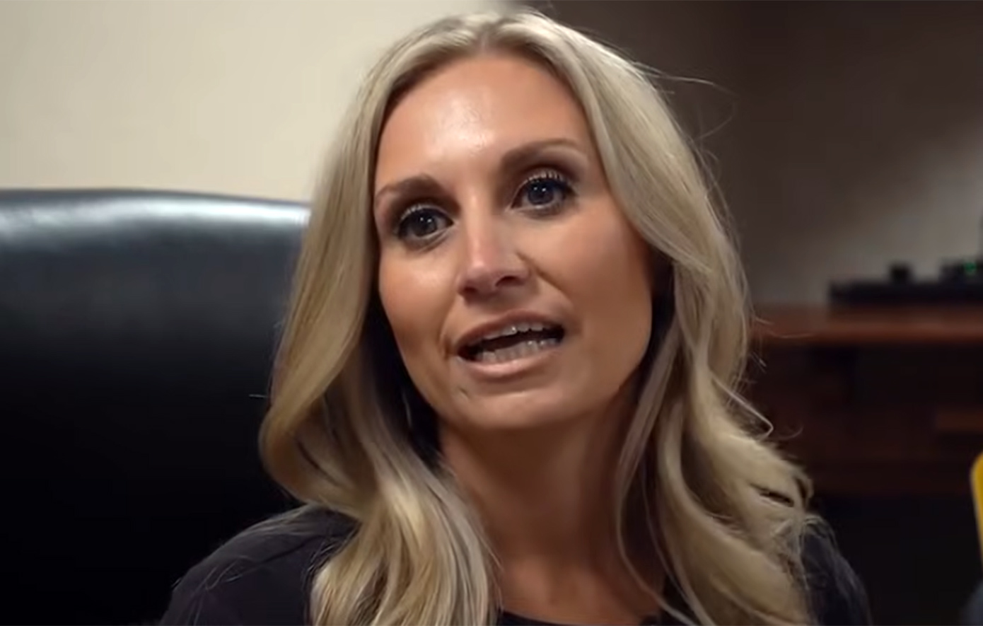 Τα απεγνωσμένα μηνύματα δημάρχου προς την οικογένειά της, αφού φέρεται να την έπιασαν να κάνει σεξ με 16χρονο: «Τα σκ…σα»