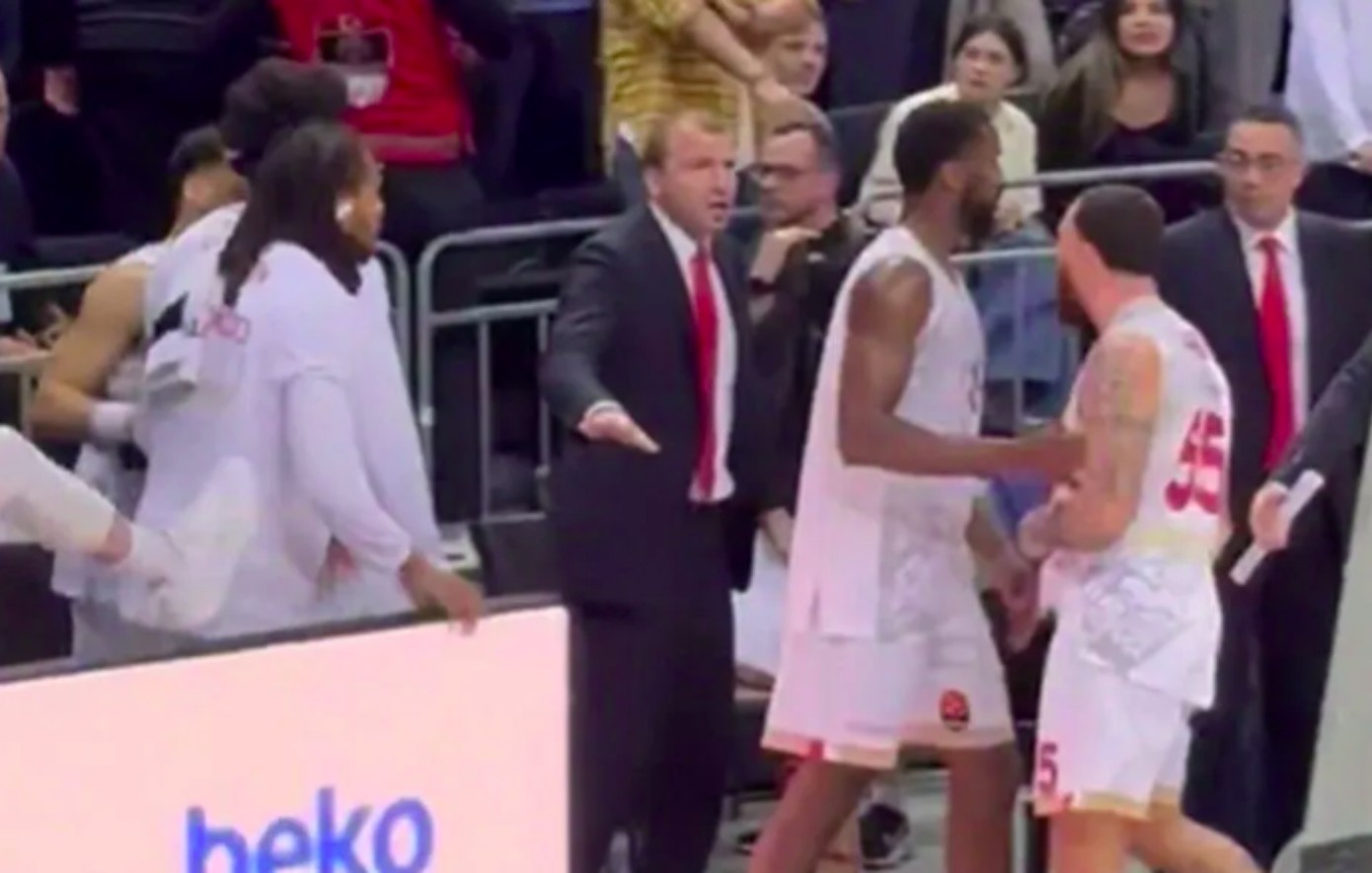 Euroleague: Επεισόδιο Τζέιμς &#8211; Οκομπό μετά την ήττα της Μονακό από τη Φενέρμπαχτσε