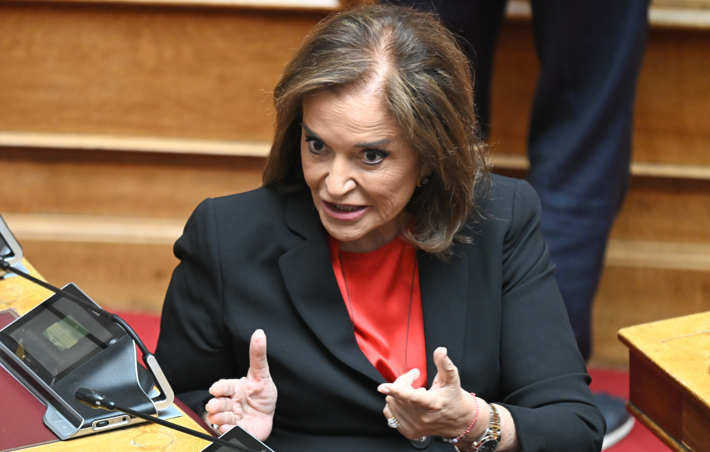 «Τι προτείνετε; Να το καταπιώ;»: Η απάντηση της Ντόρας Μπακογιάννη σε μαιευτήριο στην πρώτη της εγκυμοσύνη