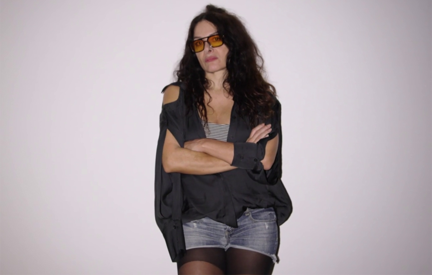 Νάνα Παπαδάκη: «Νομίζουμε ότι μέσα σε αυτή την ανταγωνιστική κοινωνία θα επιβιώσουμε εάν γίνουμε πιο ξύπνιοι, κουτοπόνηροι, θρασείς»