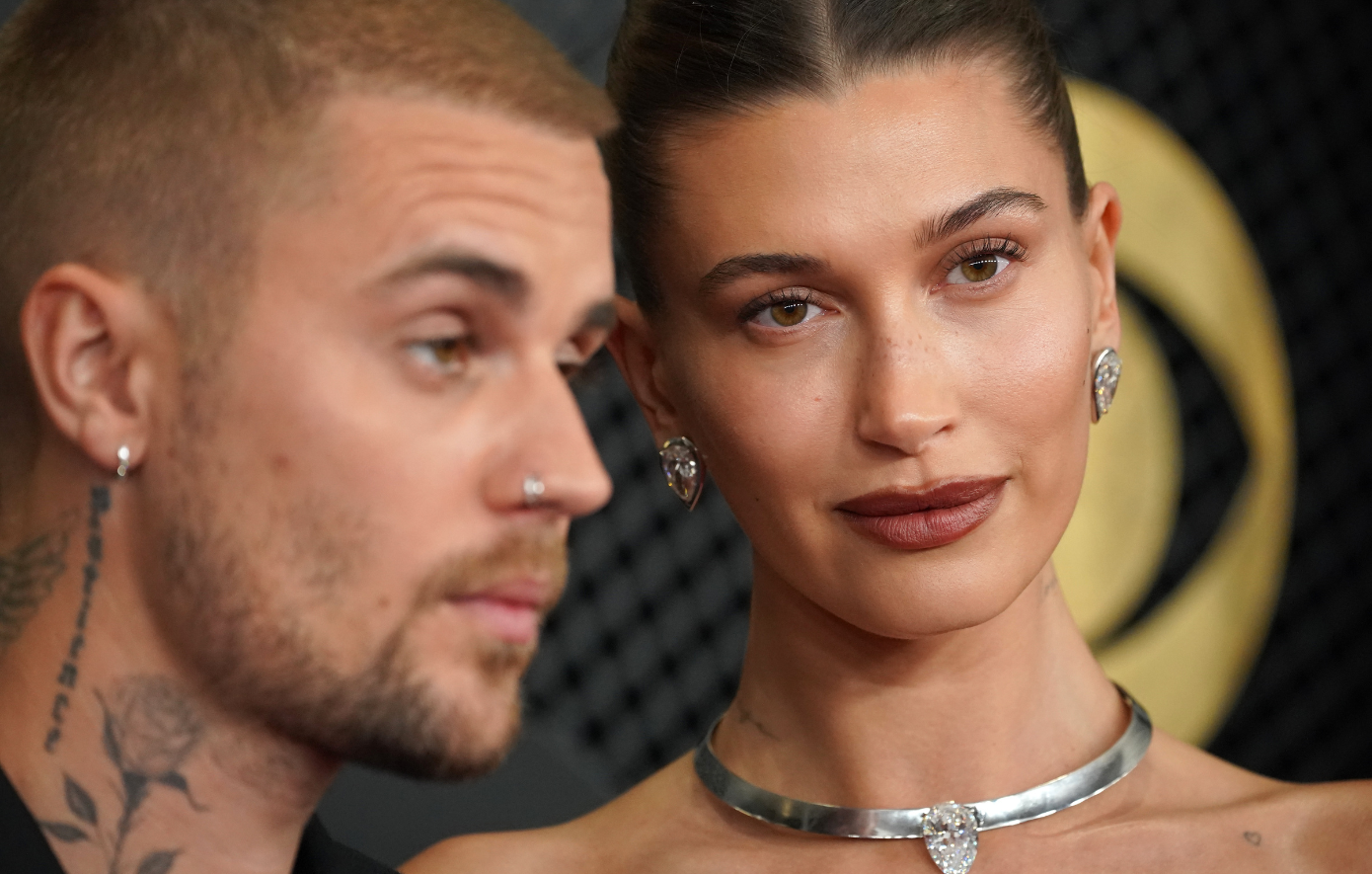 Έξαλλος ο Τζάστιν Μπίμπερ με παπαράτσι: Τους πέταξε μπουκάλι με νερό όταν τον εντόπισαν σε δείπνο &#8211; Βίντεο