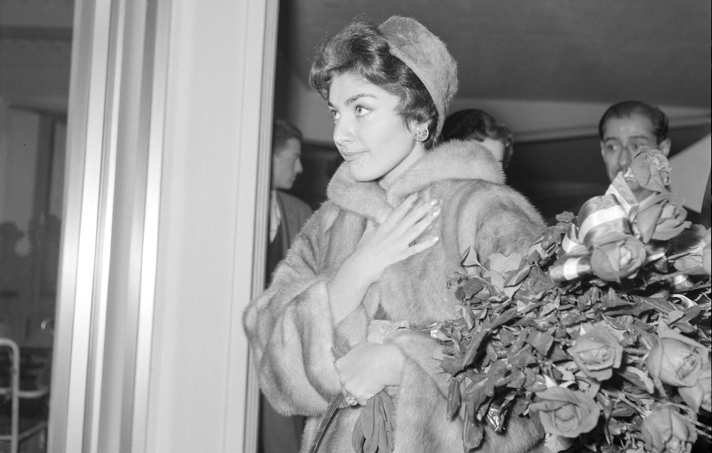 Σανάζ Παχλαβί: Η πριγκίπισσα του Ιράν που «εξαφανίστηκε» για να γλιτώσει από την κατάρα των Σάχηδων