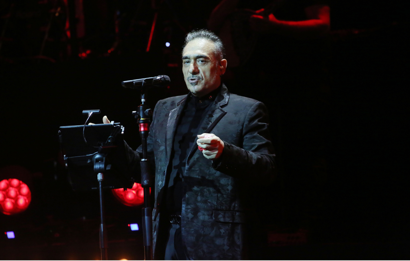 Έρχεται ντοκιμαντέρ για τον Νότη Σφακιανάκη: «Επειδή του χρωστάμε νύχτες και μέρες μαγείας»