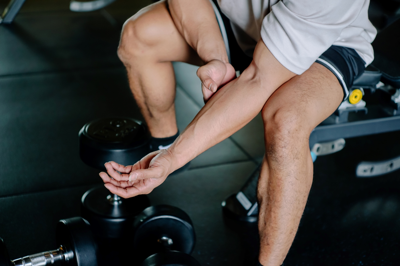 Το λάθος που κάνουν οι περισσότεροι άνθρωποι όταν αντιμετωπίζουν πόνους και ενοχλήσεις στο γυμναστήριο