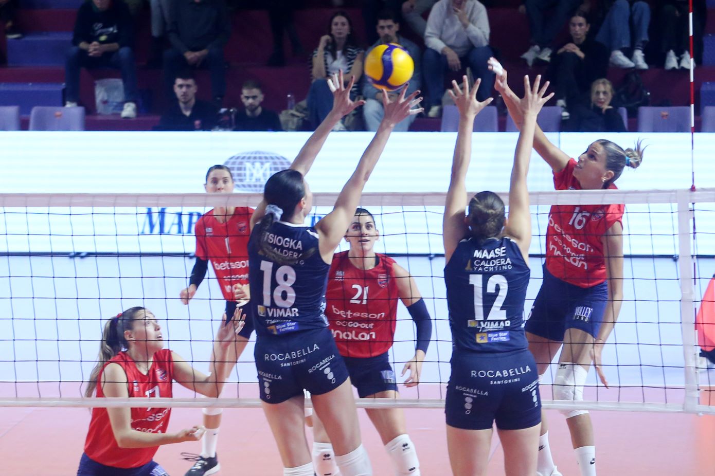 Βόλεϊ γυναικών: «Μονομαχία» ΑΟ Θήρας και Πανιωνίου για την κούπα